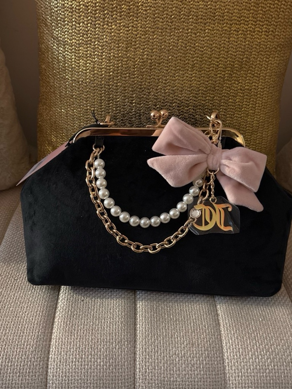 Juicy Couture Black Velvet Shoulder Bag with Pink Charm - Picture 4 of 7